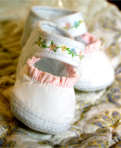 Baby shoes for sale. Never been worn.  ~ Ernest Hemmingway